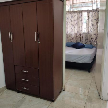Home To Go Hostal Apartamentos Cali Esterno foto