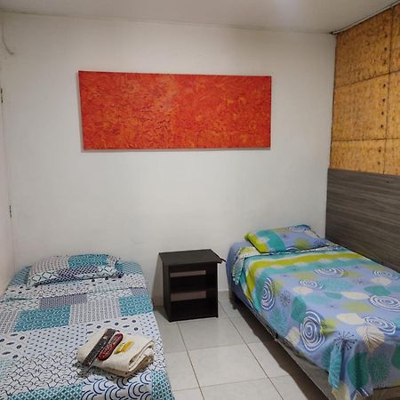 Home To Go Hostal Apartamentos Cali Esterno foto