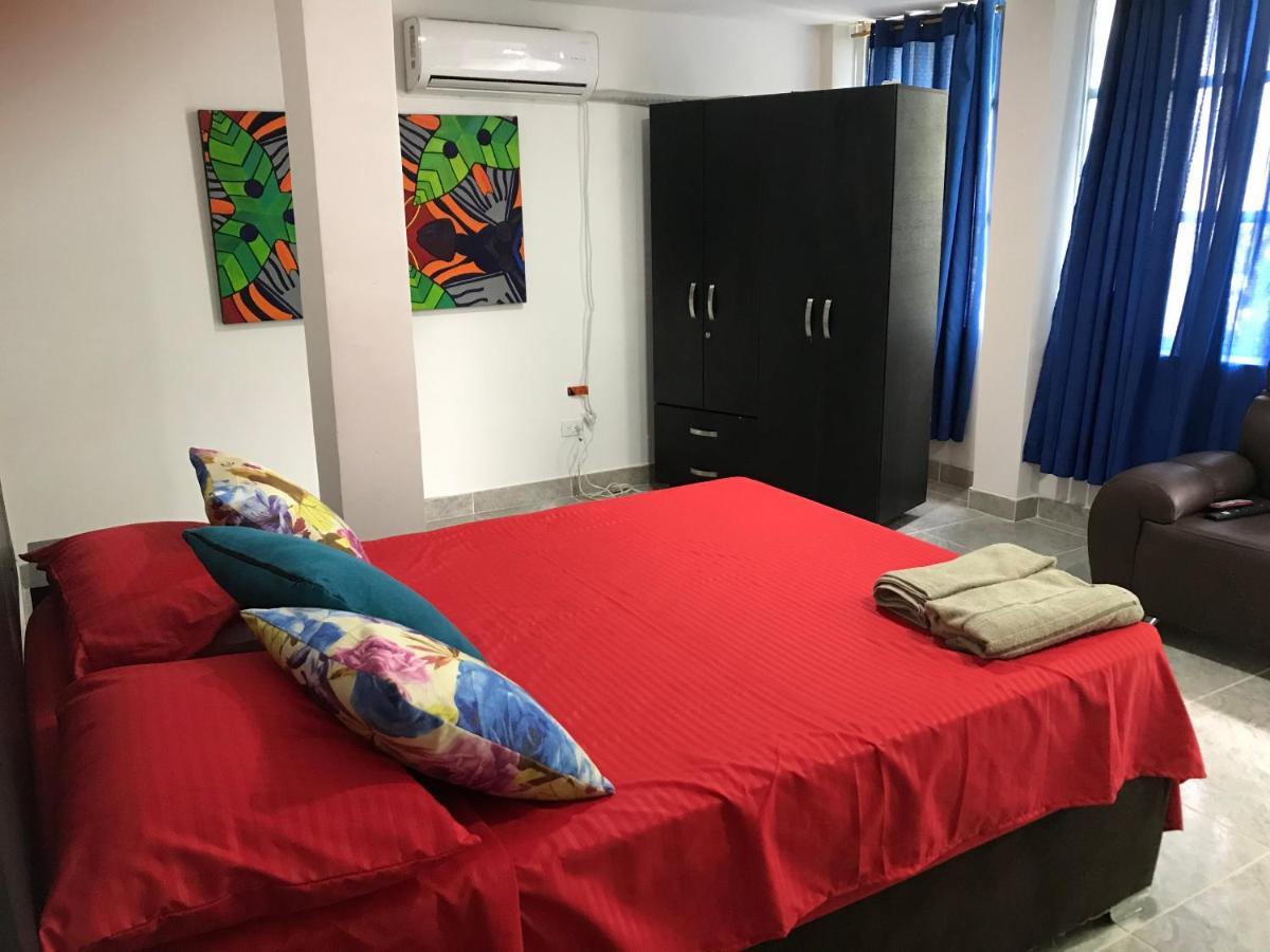 Home To Go Hostal Apartamentos Cali Esterno foto