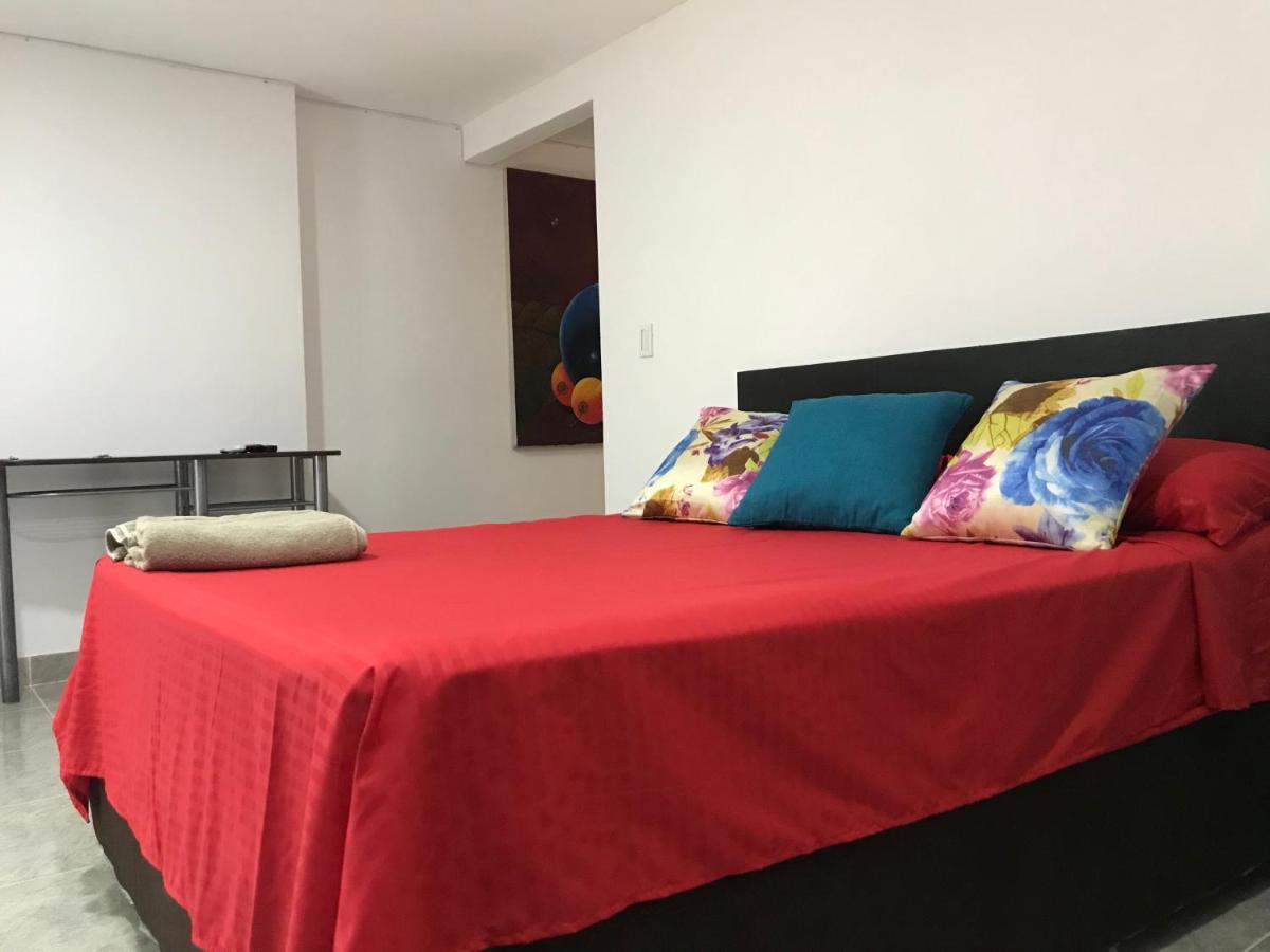 Home To Go Hostal Apartamentos Cali Esterno foto