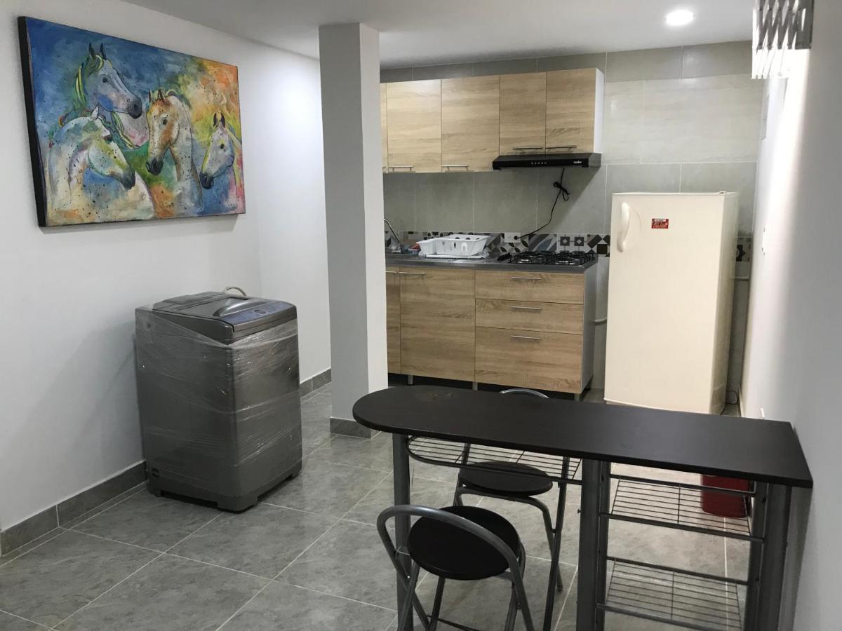 Home To Go Hostal Apartamentos Cali Esterno foto