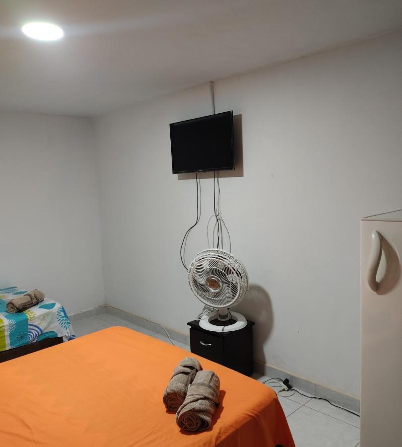 Home To Go Hostal Apartamentos Cali Esterno foto