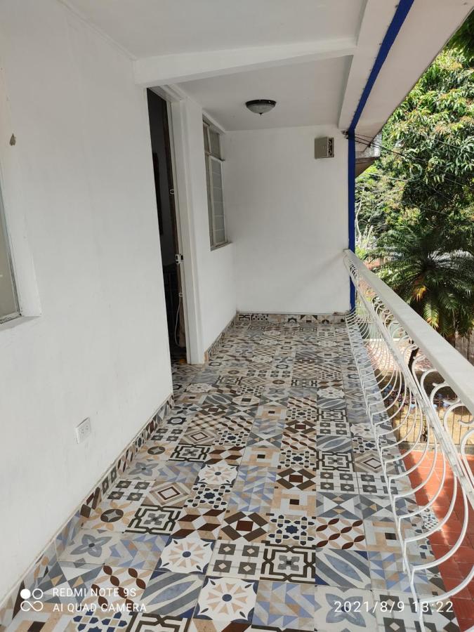 Home To Go Hostal Apartamentos Cali Esterno foto
