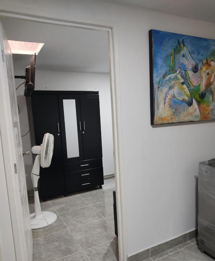 Home To Go Hostal Apartamentos Cali Esterno foto