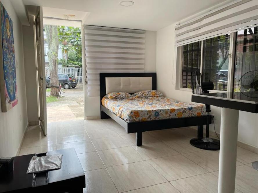 Home To Go Hostal Apartamentos Cali Esterno foto