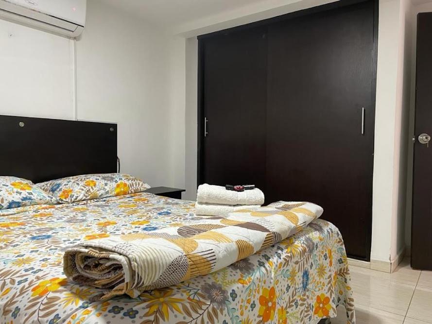 Home To Go Hostal Apartamentos Cali Esterno foto