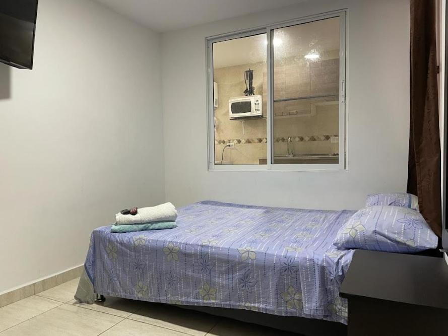 Home To Go Hostal Apartamentos Cali Esterno foto