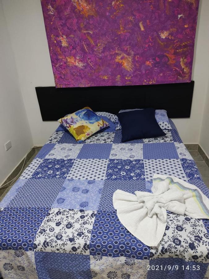 Home To Go Hostal Apartamentos Cali Esterno foto