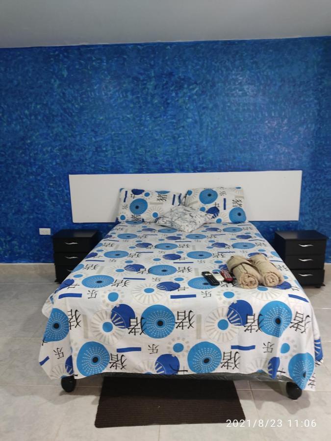 Home To Go Hostal Apartamentos Cali Esterno foto