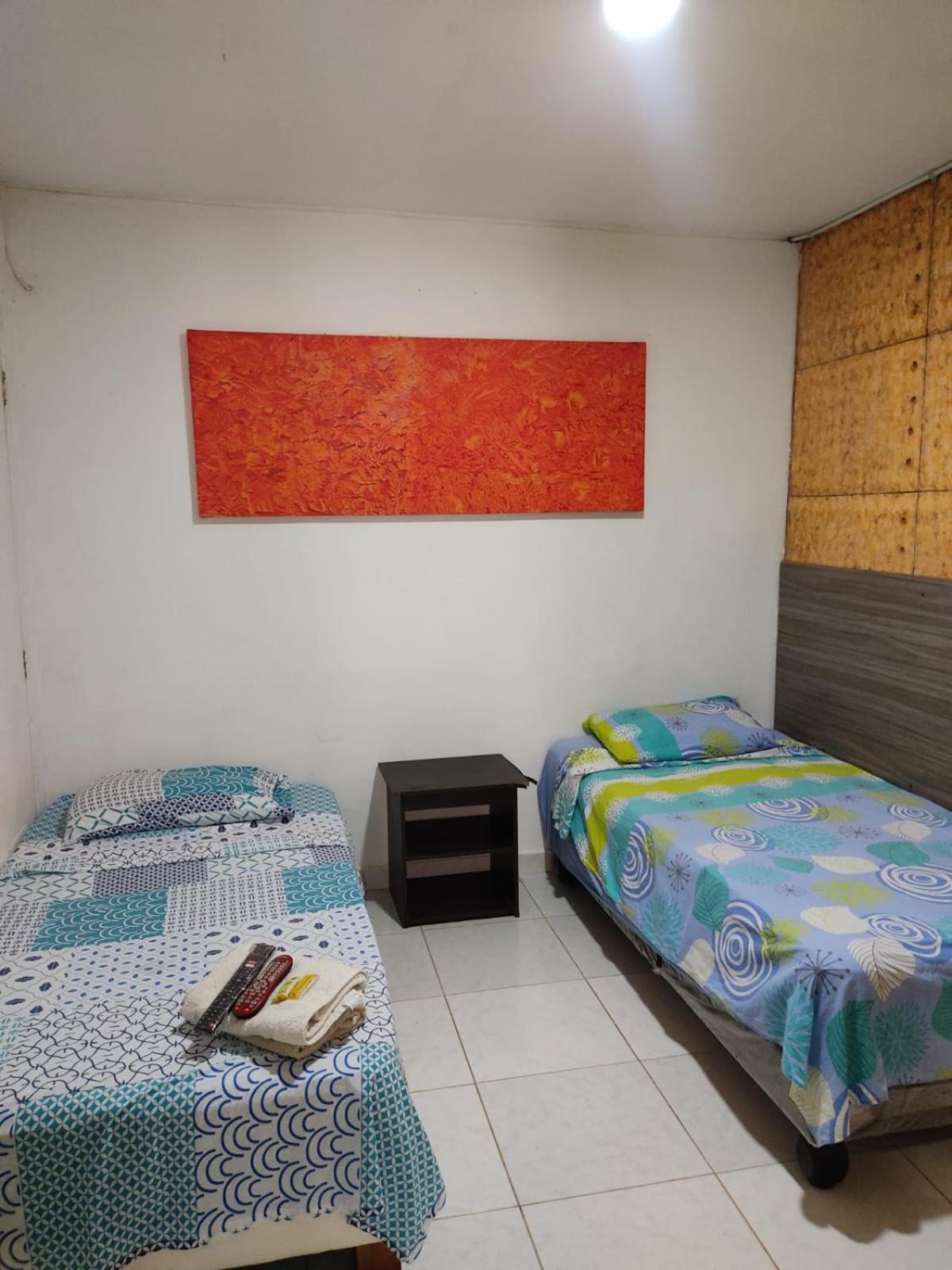 Home To Go Hostal Apartamentos Cali Esterno foto