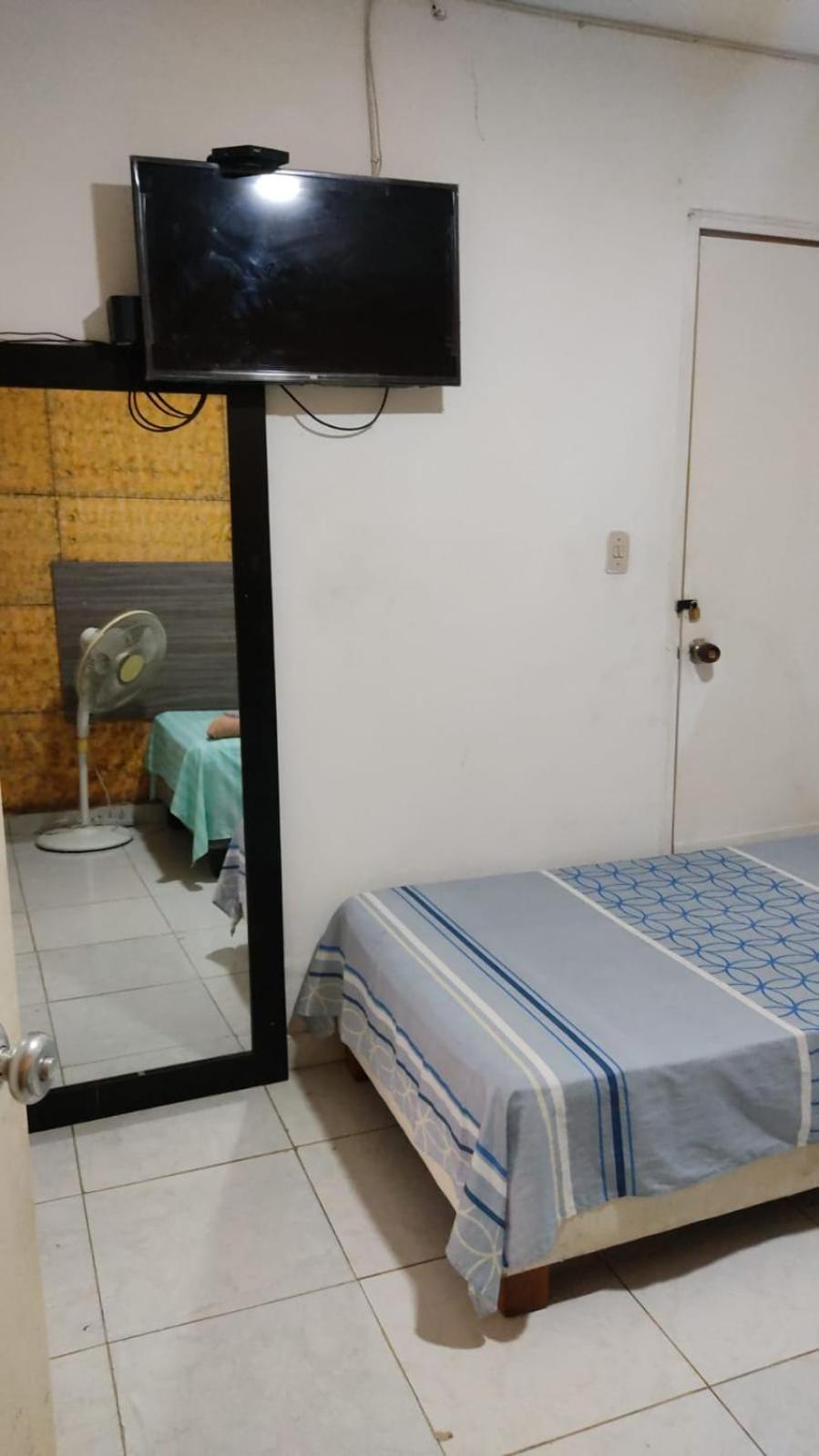 Home To Go Hostal Apartamentos Cali Esterno foto