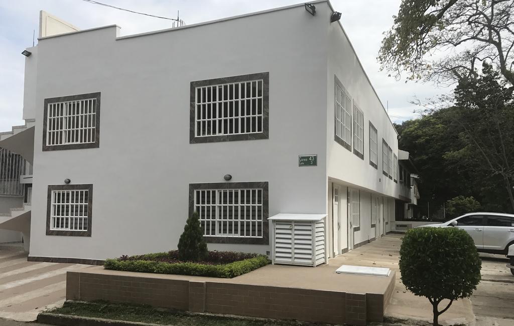 Home To Go Hostal Apartamentos Cali Esterno foto