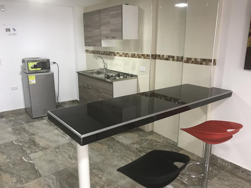 Home To Go Hostal Apartamentos Cali Esterno foto