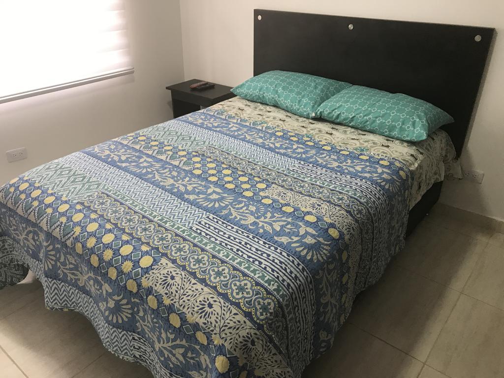 Home To Go Hostal Apartamentos Cali Esterno foto