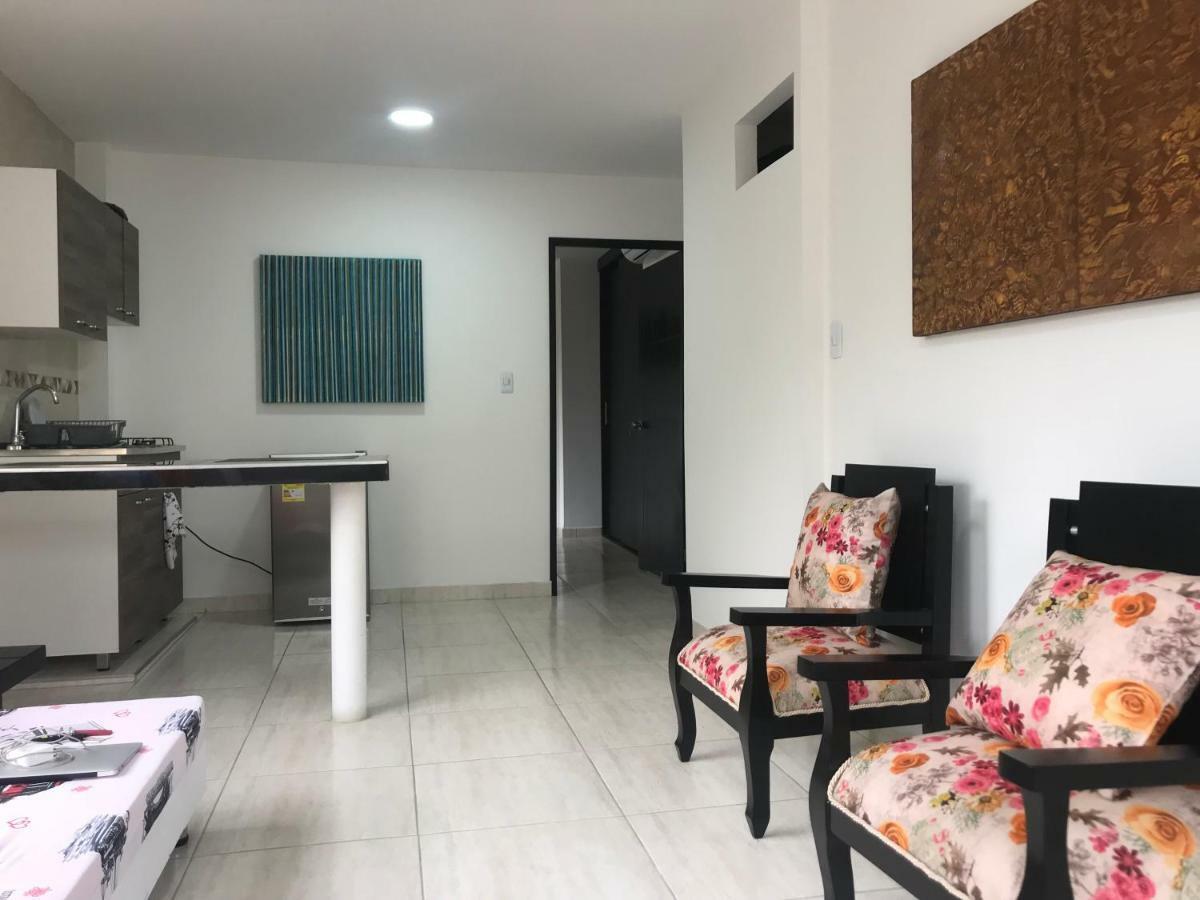 Home To Go Hostal Apartamentos Cali Esterno foto